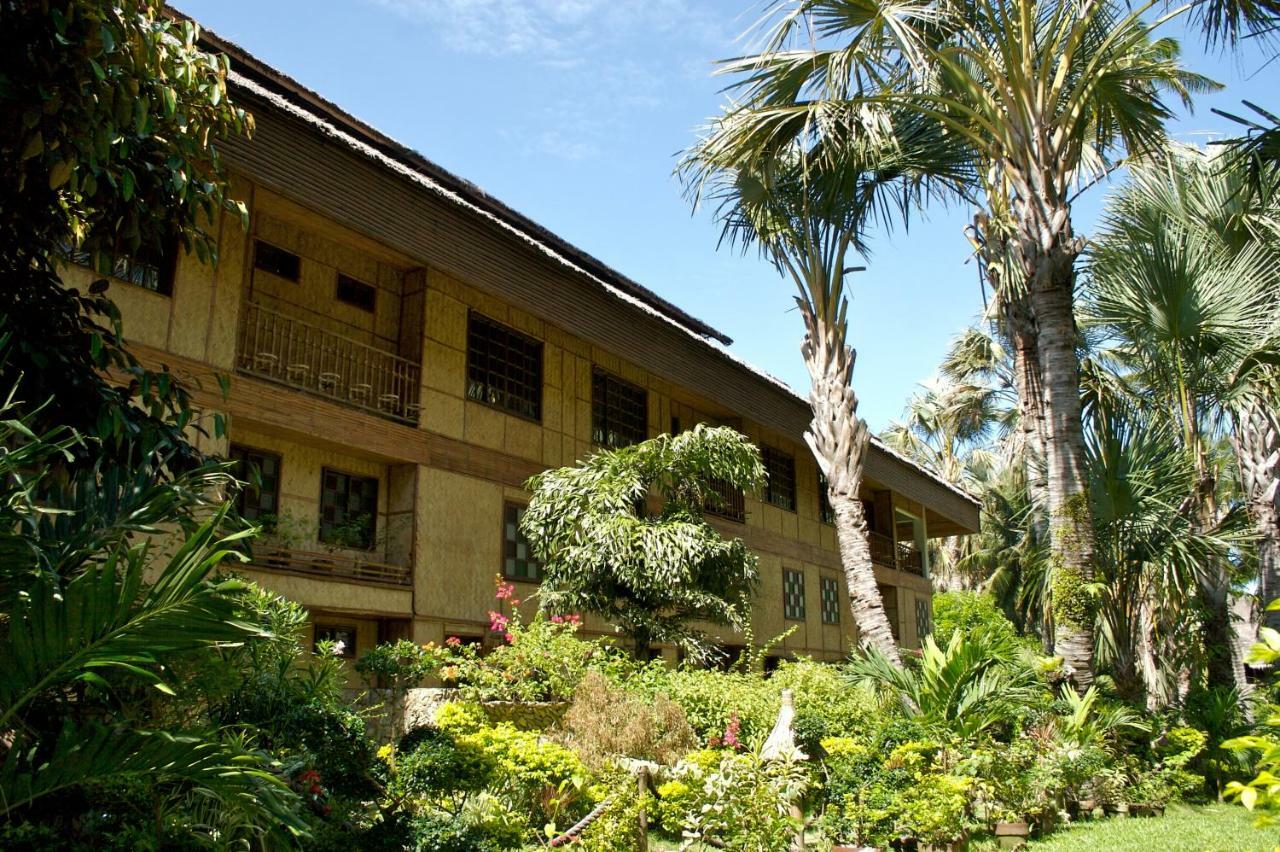 Coco Beach Island Resort Puerto Galera Exterior photo